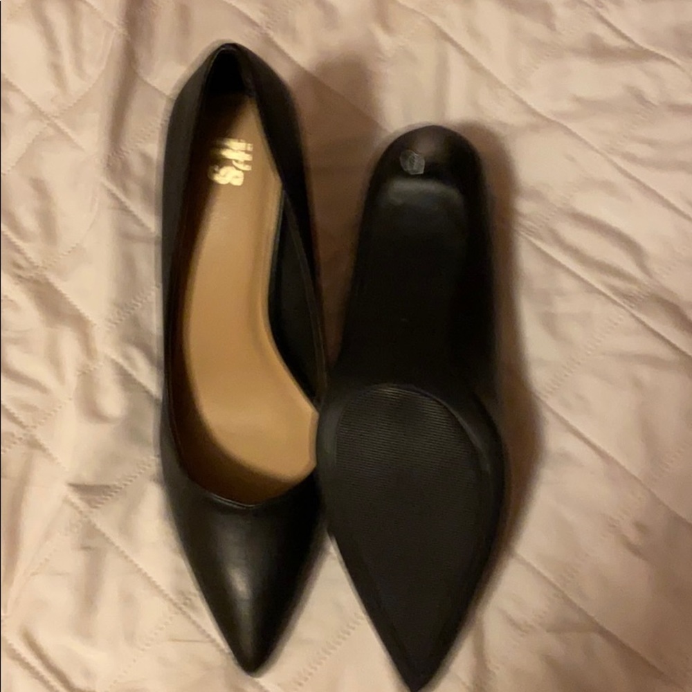 Heels - Picture 3 of 3